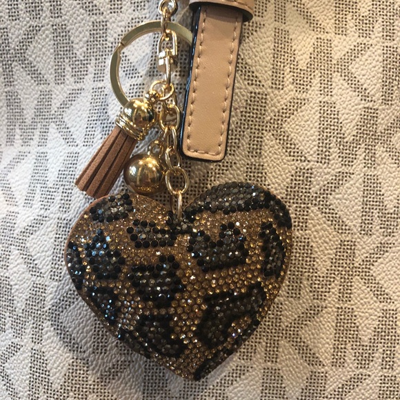 Accessories - 👜2 for 20 -Super Cute Purse / Keychain 🔑
